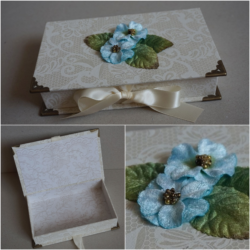 Väiksem rahakarp pulmakingiks. Karbi mõõdud 15*9*3 cm.