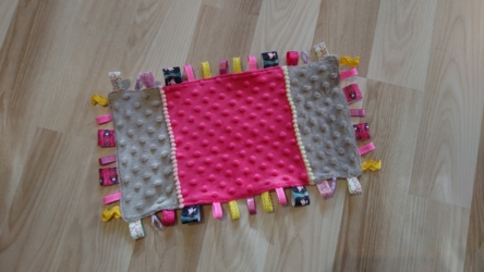 Väike tegelustekike beebile